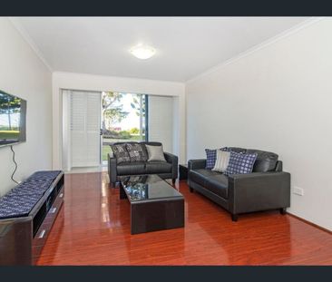2/33-35 Tourist Road, East Toowoomba, Qld 4350 - Photo 6