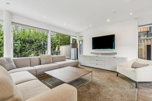 5 bedroom detached house to rent - Photo 1