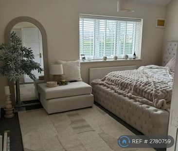 2 bedroom end of terrace house to rent - Photo 5