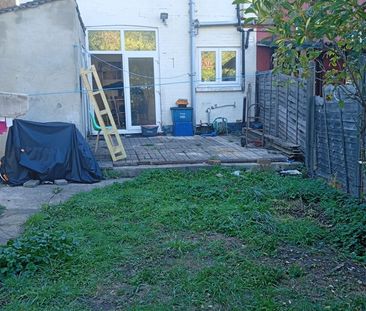 Room in a Shared House, Whitehorse Lane, SE25 - Photo 5