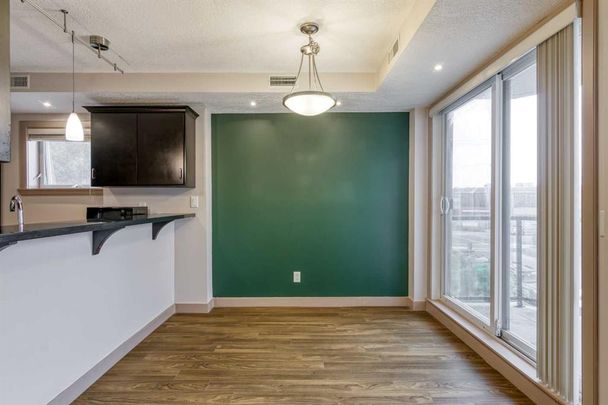 2bdrms plus den 2 bath almost 1200 sqft condo in Tuxedo - Photo 1