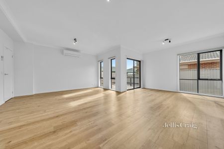 4/33 Thompson Street, Glen Waverley - Photo 5