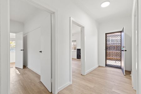 Charming Home with Comfort & Convenience - Photo 4