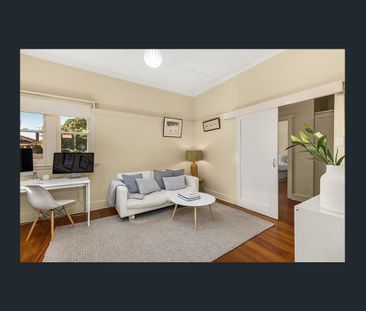 Character Filled Home in Prime Ashburton Location - Photo 5