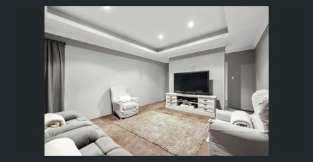 STUNNING HOME IN GREAT LOCATION!! - Photo 4