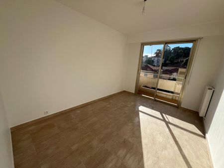 Location Appartement 3 pièces 58m² NICE 06000 - Photo 4