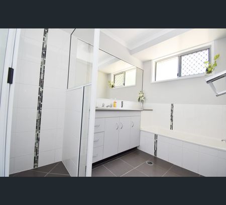 12 Rafter Crt, Rural View, Qld 4740 - Photo 4