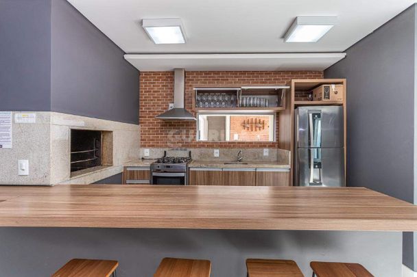Apartamento mobiliado com 1 dormitório e 45m² privativos para alugar no bairro Tristeza - COD: 25828 - Photo 1