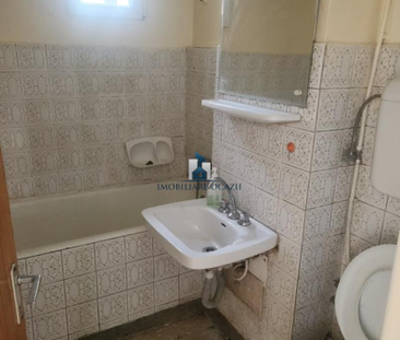 Inchiriere Apartament 4 Camere Semidecomandat Aparatorii Patriei-Mo... - Photo 2