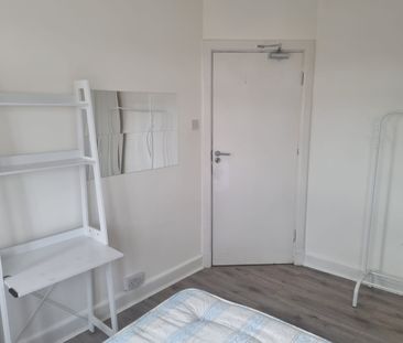 Room in a Shared House, Kennyland Court, NW4 - Photo 6