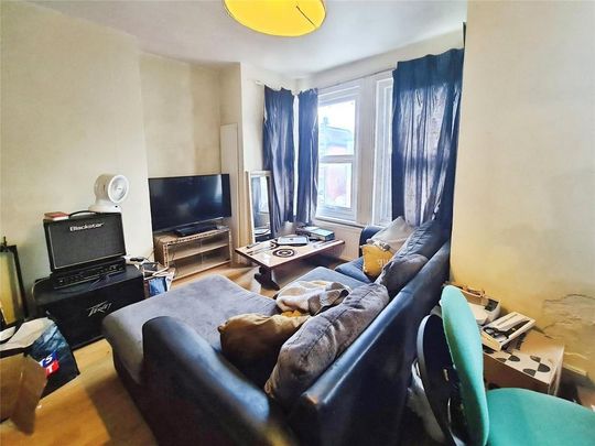 4 bedroom terraced house to rent - Photo 1