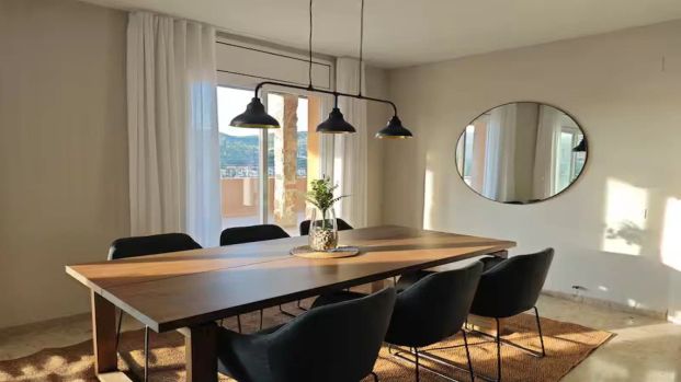 4-bedroom apartment for rent in Vallirana, bills included - Foto 1
