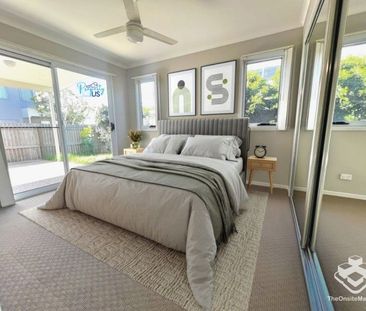 Modern Brightwater Townhouse - Photo 2