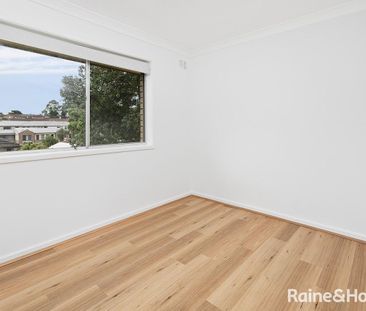 TOP FLOOR APARTMENT WITH NORTH FACING ASPECTS - Photo 5