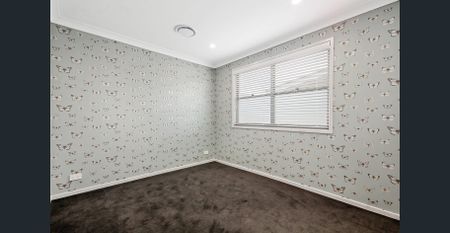 Large Family Home with Endless Luxury! - Photo 4