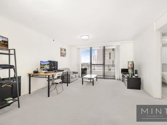 Fully Furnished Apartment at Regis Towers! - Photo 1