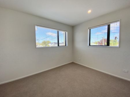 1/30 Hills Road, Edgeware - Photo 2