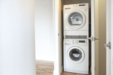 551 Eglinton Avenue East - Photo 5