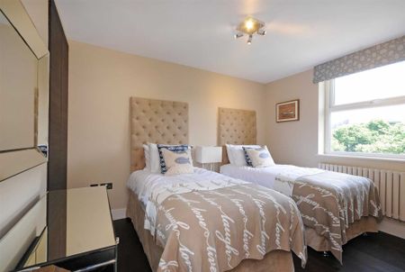 3 bed flat to rent - Photo 3