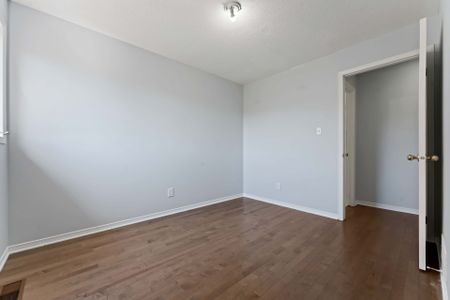 For Lease - 18 Ravenscroft Court, Stittsville - Munster - Richmond, Ontario - Photo 5