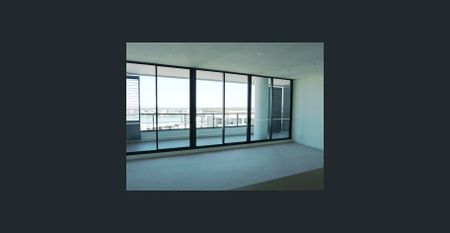 Stunning 'Pinnacle' - 2 brm with Water & sunset views. - Photo 3