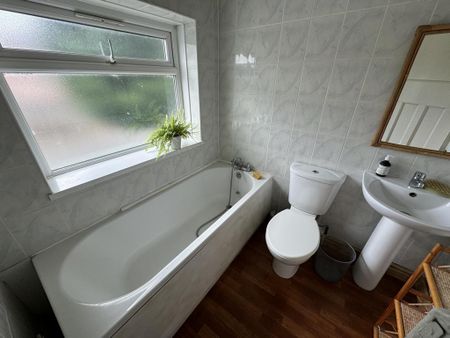 2 bedroom flat to rent - Photo 5