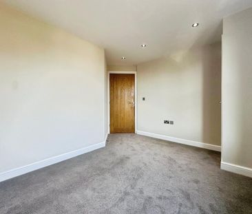 3 bedroom apartment to rent - Photo 4