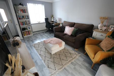 2 bedroom terraced house to rent - Photo 2