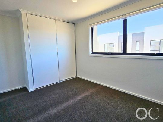 Open The Door to Convenient, Modern Living in Munno Para - Photo 1