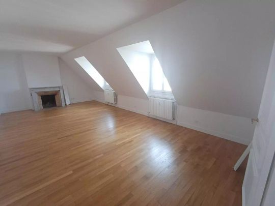 location Appartement T6 DE 161.2m² À PARIS - Photo 1