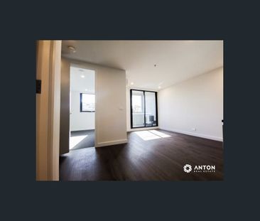 Modern Inner-City Living in West Melbourne - Photo 2