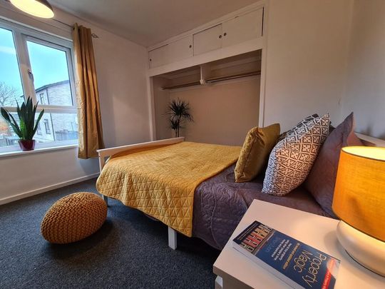 3 bedroom flat to rent - Photo 1