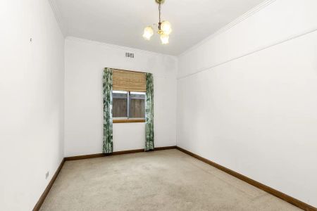 “Position Perfect!” - Photo 2