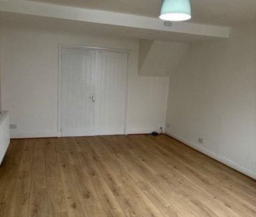 4 bedroom terraced house to rent - Photo 6