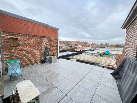 Gezellige gerenoveerd appartement met ruim terras te Ieper - Photo 2