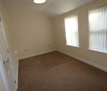 Coop Street Flat 2 - Photo 3