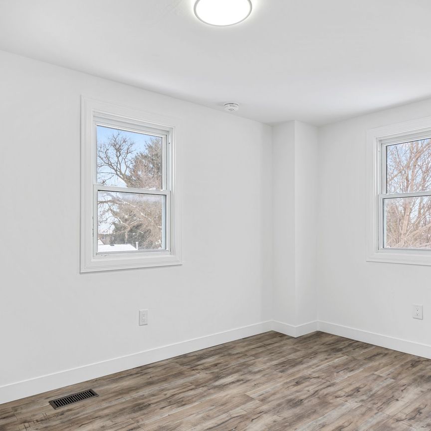 For Lease - 1223 Sunningdale Road, London North, Ontario - Photo 1