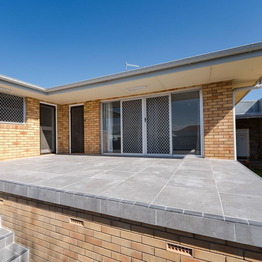 Spacious 3 Bedroom Renovated Unit - Photo 1