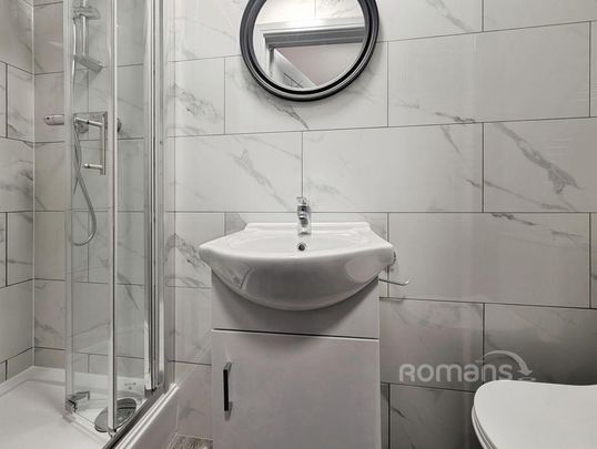 1 bedroom in a house share to rent - Photo 1