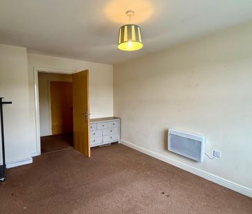 2 bedroom Flat To Let - Photo 1
