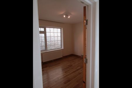 2 Bed Bungalow, Macdonald Road, N11 - Photo 4