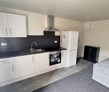 1 bedroom in a house share to rent - Photo 5