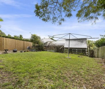 3 bedroom home with sleepout and large yard in perfect location - Photo 5
