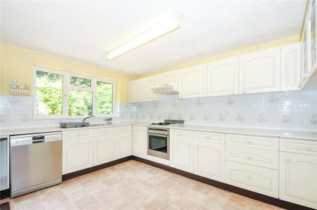 3 bedroom semi-detached house to rent - Photo 4