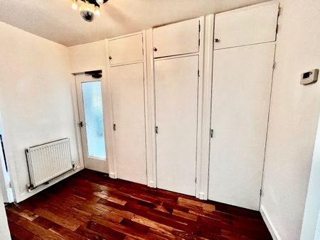 2 Bed Flat, Carlton Court, SE19 - Photo 4
