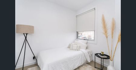 Immaculate 2-Bedroom Townhouse/Loft – Low-Maintenance Luxury in the Heart of Lightsview - Photo 5