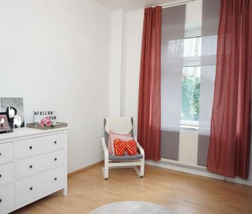 Moderne Erdgeschosswohnung im gepflegten ruhigen Miethaus. Hier woh... - Photo 2