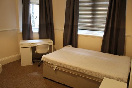 8 Bed Flat, All Saints Lane, BS1 - Photo 4