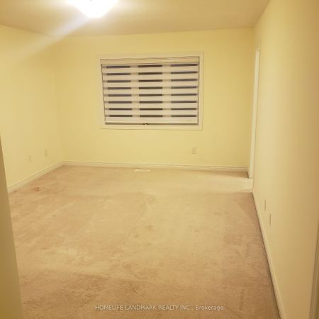 Townhouse For Lease | X8043712 - Photo 5