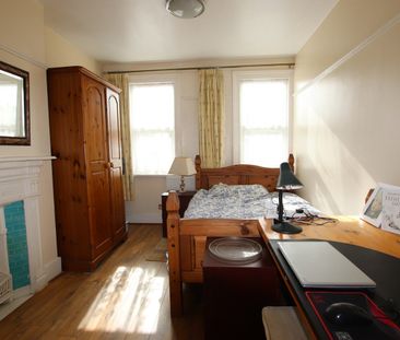 3 Bed Semi-Detached House, Weybridge Road, CR7 - Photo 4